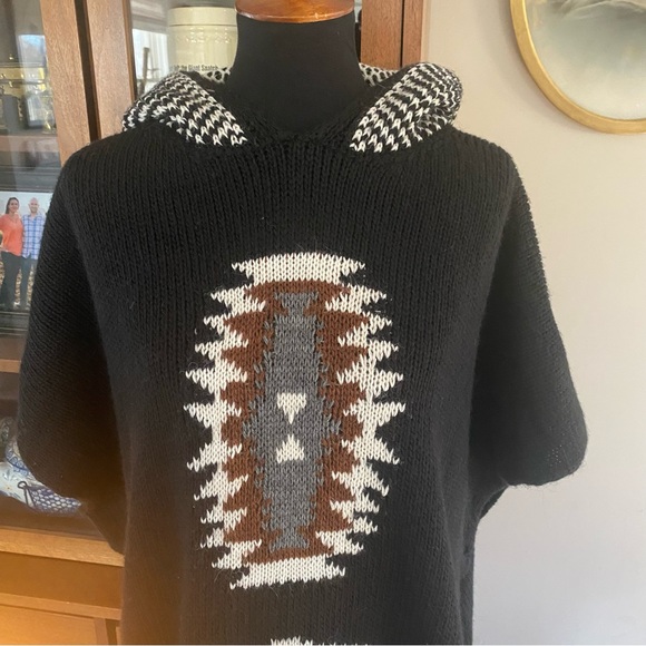 Cocogio Southwestern Print Hooded Poncho - Picture 2 of 9